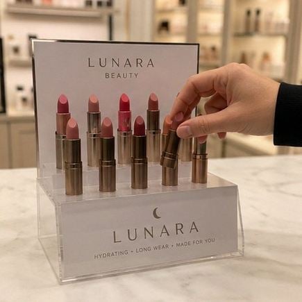 Customized countertop displays for beauty and cosmetics